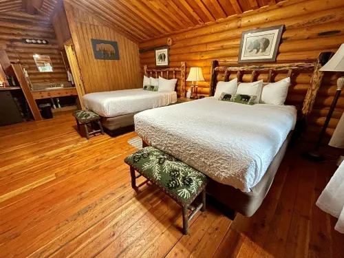 Riverfront Motel & Cabins