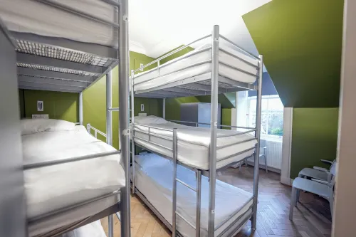 West End Hotel - Hostels