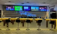 R Nite Star Inn and Suites -Home of the Cowboys & Rangers - bar