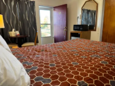 Economy Inn Cadillac MI by Hotel O