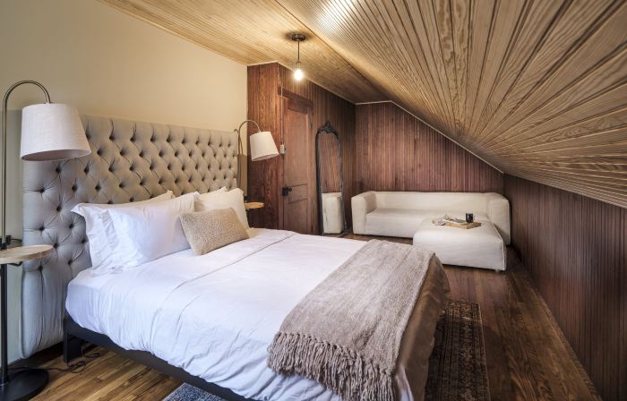 Luxuriously Restored Farm Cabin