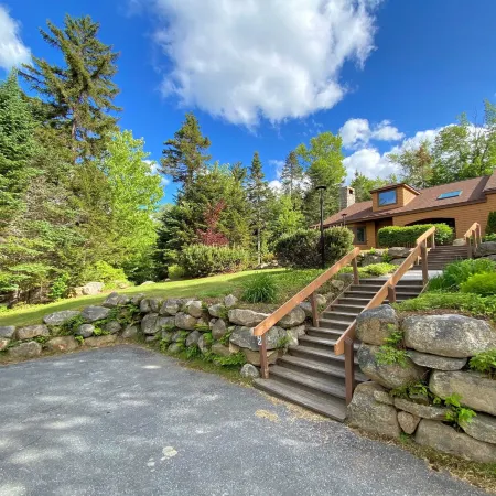 O9 New Renovated Bretton Woods Slopeside Condo with 2 Living Rooms Foosball Air Hockey