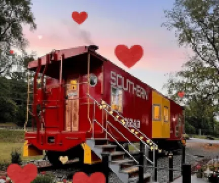 Authentic Train Caboose!  5 Min to Desoto Falls, Park, Mentone & LT River Canyon