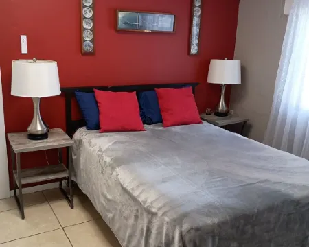 Sonoran Desert Charming 1930's Adobe House, Screened Porch. Hotels in Oracle