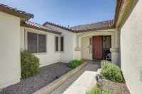 4 Mi to Surprise Stadium! Snowbird Haven w/ Pool - موقف سيارات