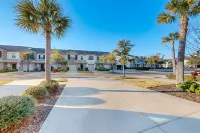 Cozy Island Townhouse W/screened Porch, Shared Pool, & Serene Pond Views - Villaer