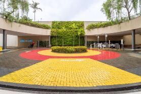 Apto Pet Friendly c 2 su tes e Garagem na Barra