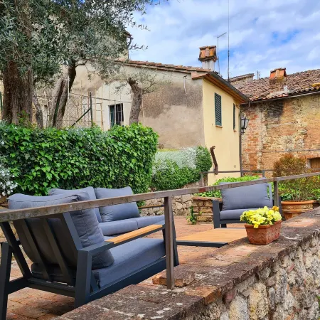 La Terrazza, Historic Tuscan Stone Residence with Garden and Terrace in Cetona
