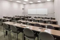 Albany Plaza Hotel - 3-Star