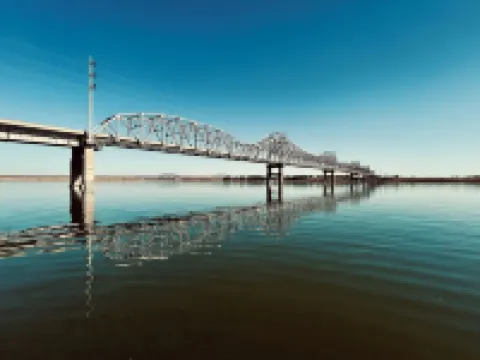 Brand New, Modern, Private, and Cozy 430 sq. ft Apartment Across from City Park! モブリッジのホテル