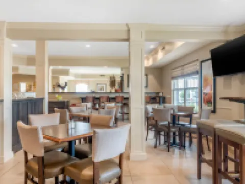 Quality Inn & Suites Amsterdam Hoteles en Fredericton