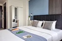Blue Studio at Apartment Collins Boulevard By Travelio