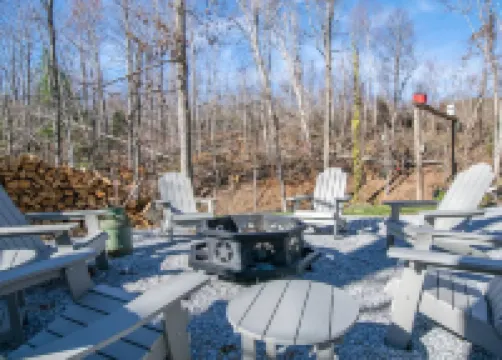 Rustic Awesome 4BR Lodge w Game Room Fire Pit