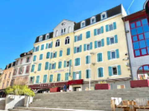 Hôtel de France Contact-Hôtel Hotels near Evian Train Station