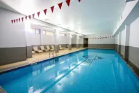 Ani Plaza Hotel - Swimmingpools