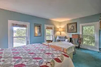 Vintage Farmhouse ~ 2 1/2 Mi to Mount Pleasant Ski - parking