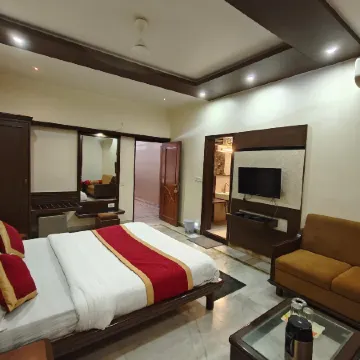 Hotel Ambaji International