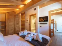 Chalet Téléporté Jacuzzi Hammam Cheminée 14 personnes max Hôtels à : Les Gets