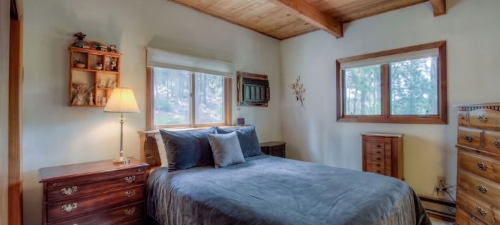Quiet Cabin on the Cliff + Hot Tub + Stunning Black Hills Views Hotels in Mount Rushmore UT