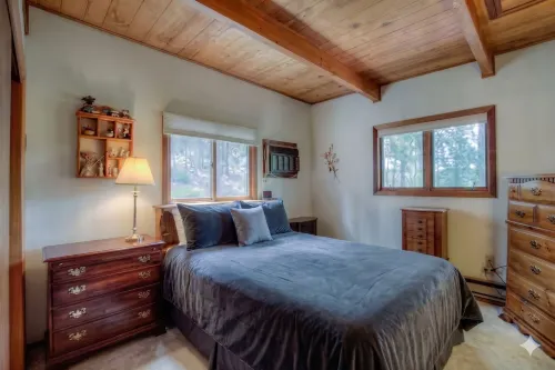 Quiet Cabin on the Cliff + Hot Tub + Stunning Black Hills Views