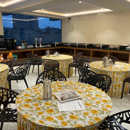 Hotel Lemon Park Отели рядом с достопримечательностью «Район Даба-Гарденс»