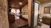 Ada Cave Suites