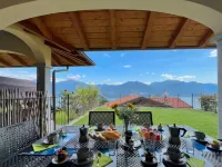 Le Petit Palais Villa Hotels in Plesio