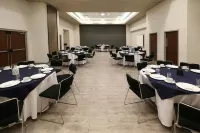 City Express Plus by Marriott Cabo San Lucas - 朝食