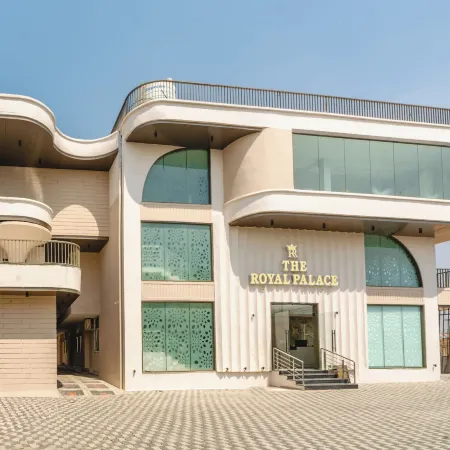 Travinities Hotel - the Royal Palace