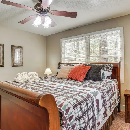 Luxe Helen Gem W/Hot Tub + Pool Access