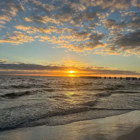 Kid-Friendly Beachy House Off Sanibel&FM Beach!