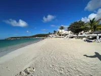 Dickenson Bay Oasis at Antigua Village - Homestays