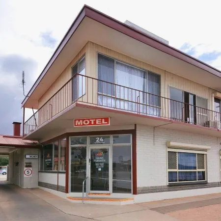 Motel Poinsettia