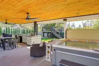 Backyard Oasis w/ Hot Tub & Views: Weaverville Gem - Homestays