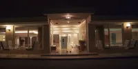 Saronis Hotel