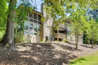 Sunroom & Deck! Golf Retreat in Keowee Key - balcony