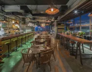 Wheeler Bed & Bike Hotel - bar