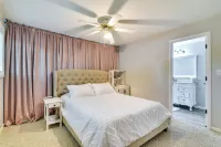 Serene Forest Grove Home w/ Deck & Stunning Views! - Wifi