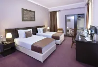 Ani Central Inn - ที่มีสระว่ายน้ำ