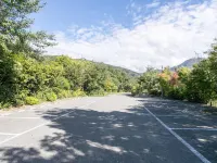 Yufuin Besso Shikisai Hotel - parking