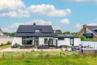 Luxury 10-person Family Villa -  Ferienhäuser