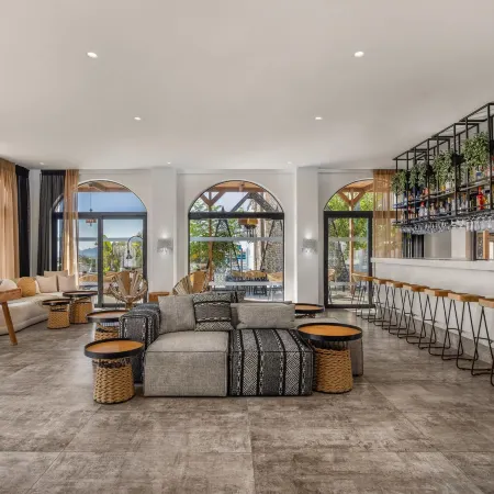 Cabana Blu Hotel & Suites