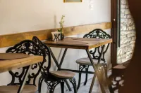 The Golden View Guesthouse - breakfast