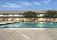 SureStay Plus Hotel by Best Western Point Richmond - Pools
