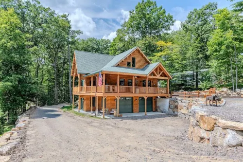 Luxury Log home steps from private beach in Meredith on Lake Winnipesaukee. - 무료 와이파이