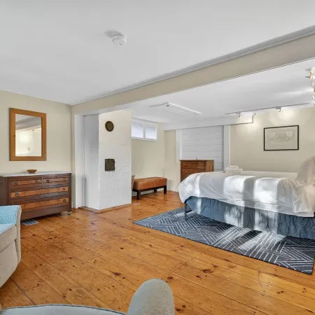 4 Br Sleeps 8 - Kayaks - Fire Pit - Dog Friendly