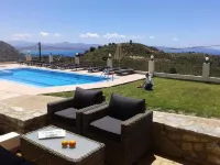 Lenikos Resort - Uima-altaat