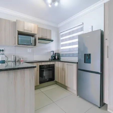 Modern, Peaceful Stay in Broadacres