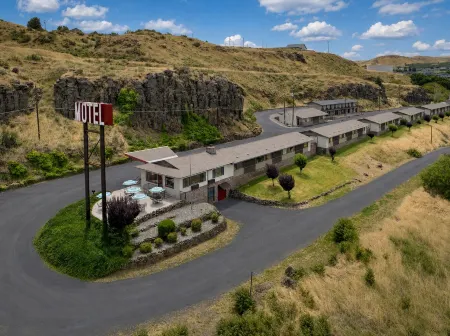 Celilo Inn
