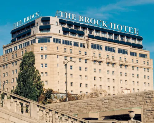 THE BROCK NIAGARA FALLS FALLSVIEW, TAPESTRY BY HILTON Hotels near Bird Kingdom